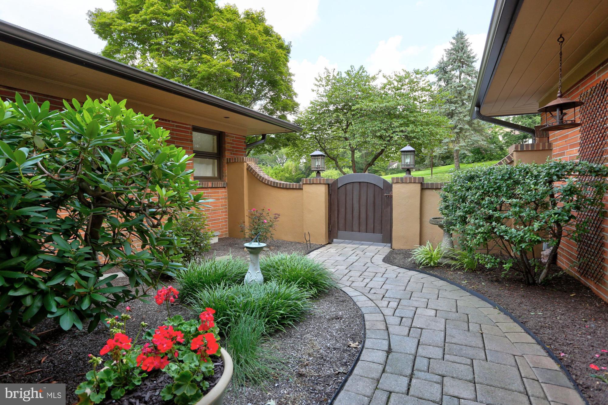 383 Arbor Road Lancaster, PA 17601 - Photo 2 of 32 Gallery Image 2