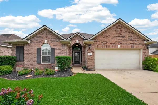 $315,000 | 6031 Oxford Lake Drive, Rosenberg, TX 77471