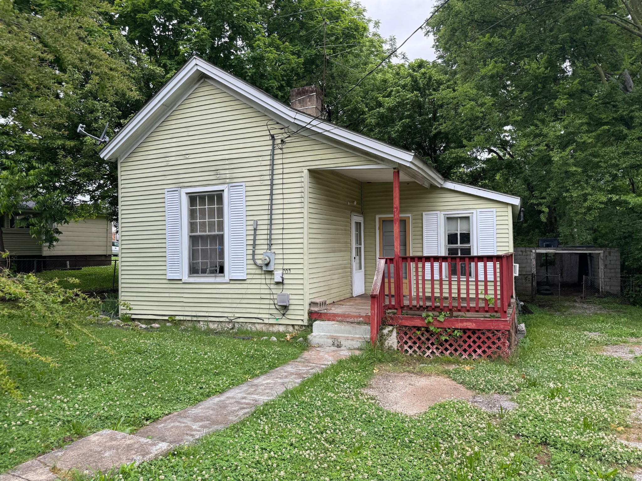 203 East 15th St