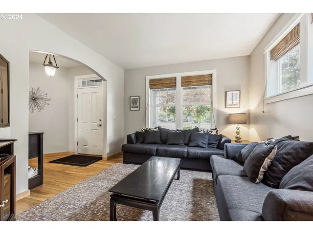 $743,000 | 791 Tukwila Drive, Woodburn, OR 97071