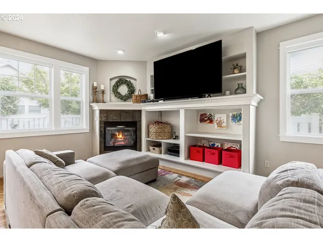 $743,000 | 791 Tukwila Drive, Woodburn, OR 97071