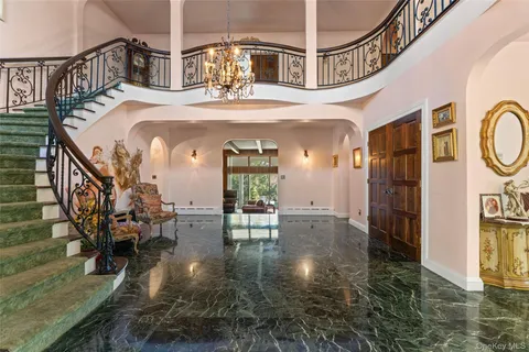 $2,699,000 | 105 Cross Pond Road, Pound Ridge, NY 10576