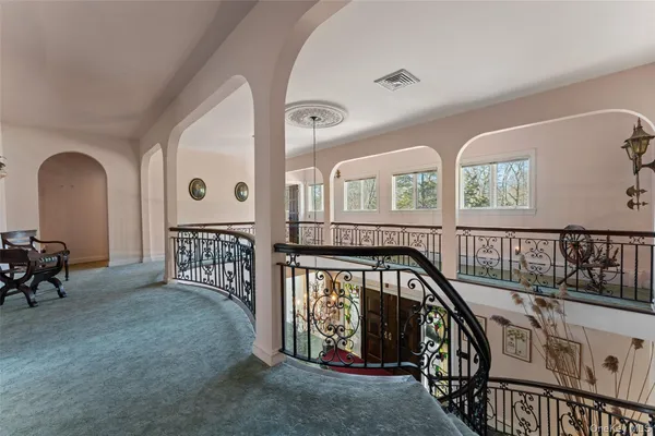$2,699,000 | 105 Cross Pond Road, Pound Ridge, NY 10576