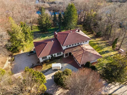 $2,699,000 | 105 Cross Pond Road, Pound Ridge, NY 10576