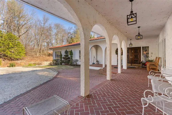 $2,699,000 | 105 Cross Pond Road, Pound Ridge, NY 10576