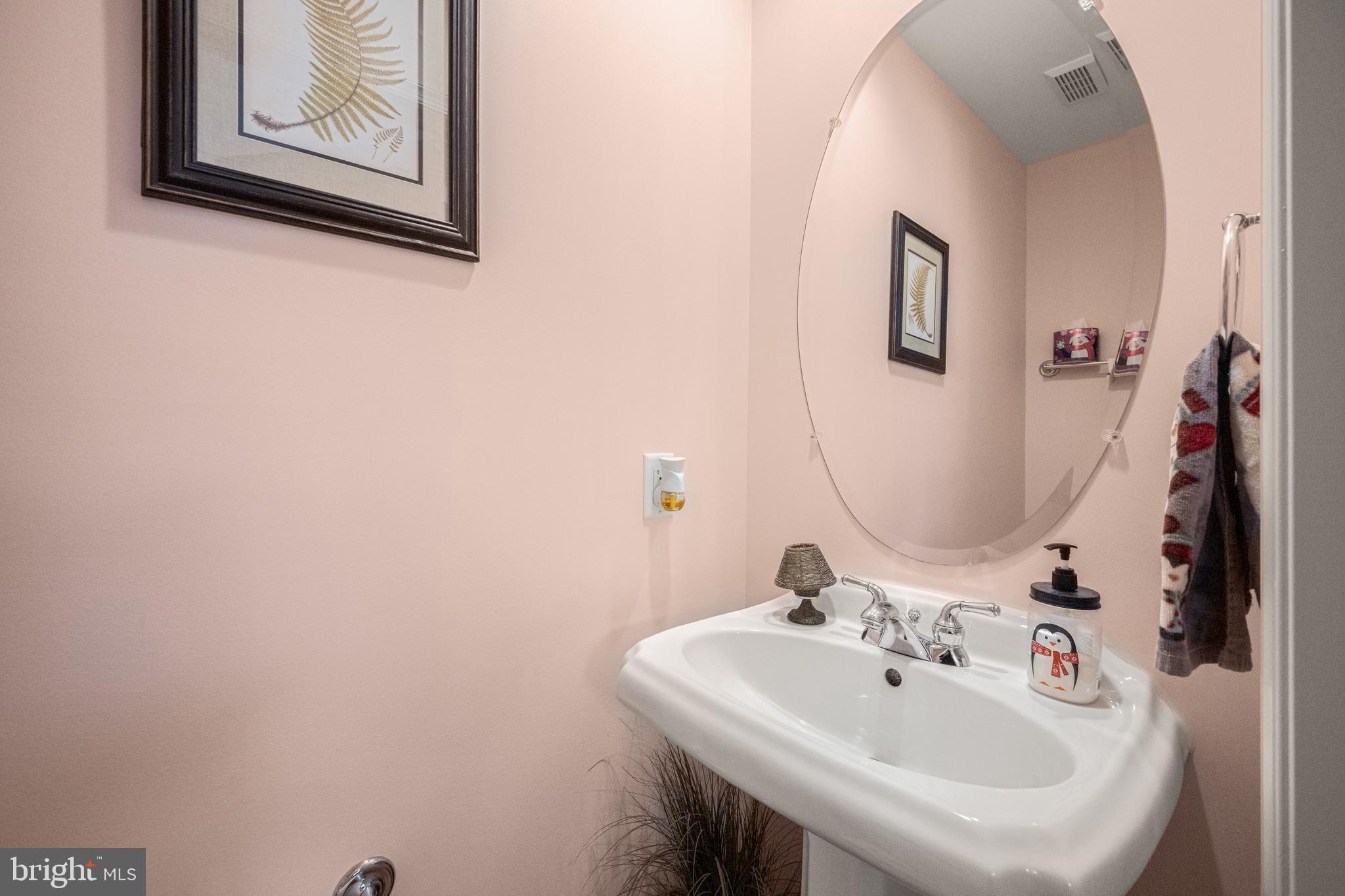 804 Mericrest Way Odenton, MD 21113 - Photo 13 of 34 Main level powder room