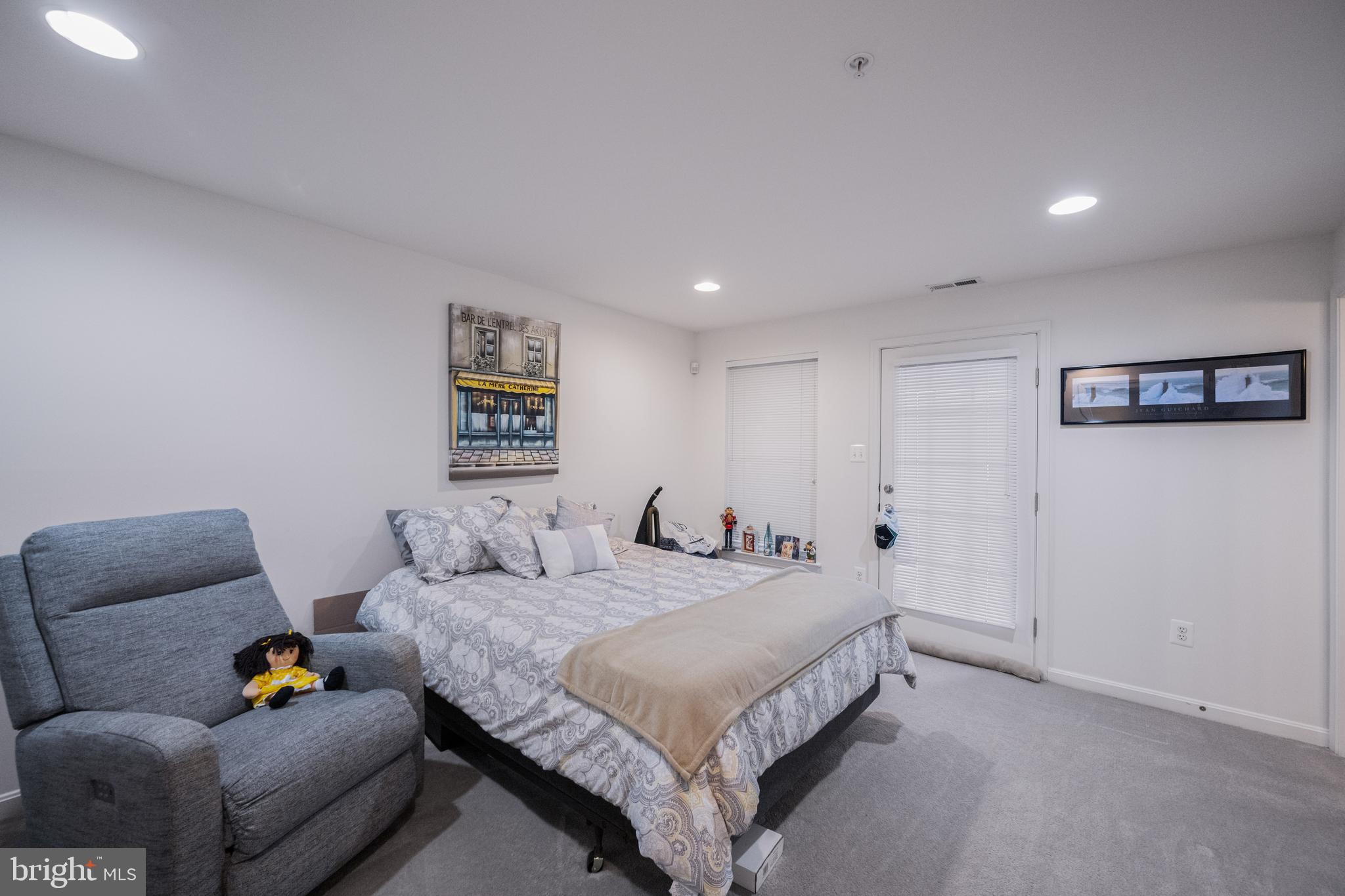 804 Mericrest Way Odenton, MD 21113 - Photo 15 of 34 Frist level room.