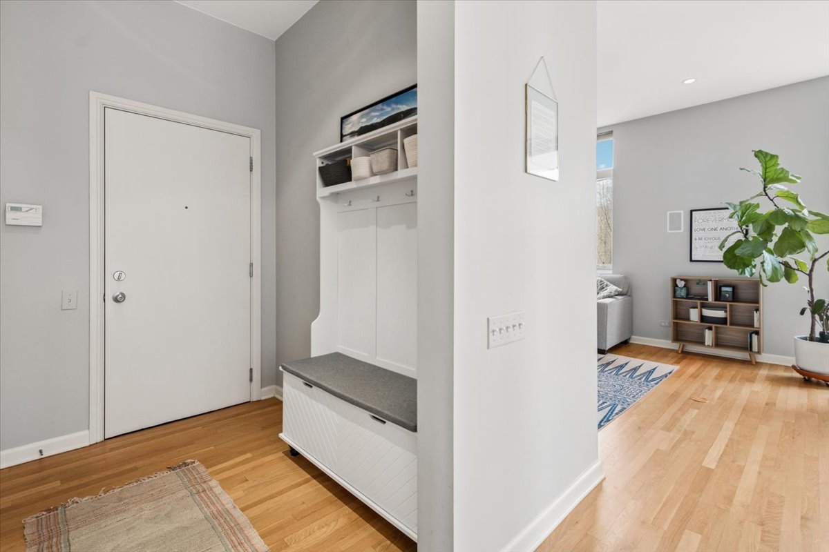 4150 North Sheridan Road, Unit 3S Chicago, IL 60613 - Photo 2 of 20