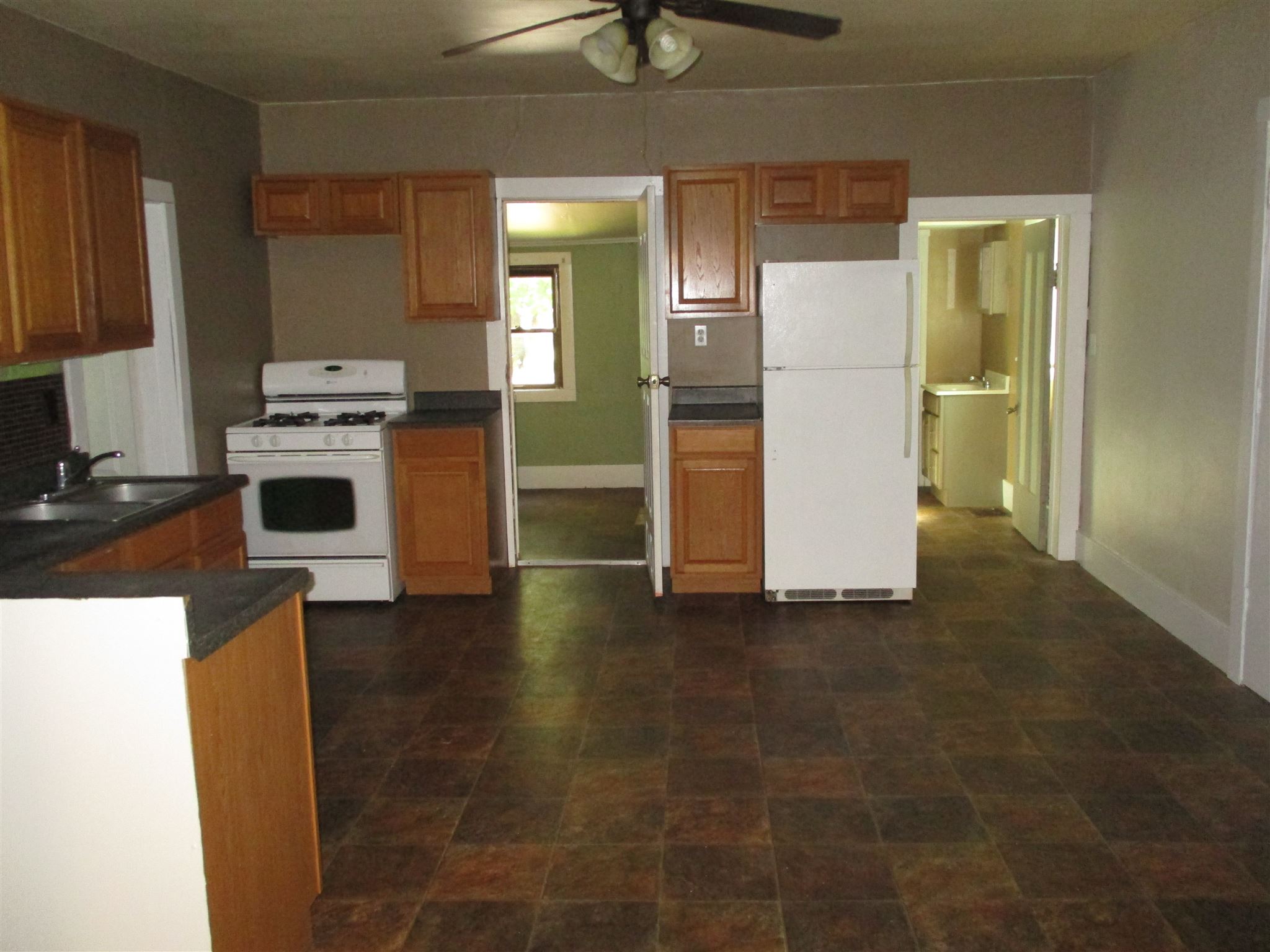 935 Park Street Rochester, IN 46975 - Photo 2 of 12 Gallery Image 2
