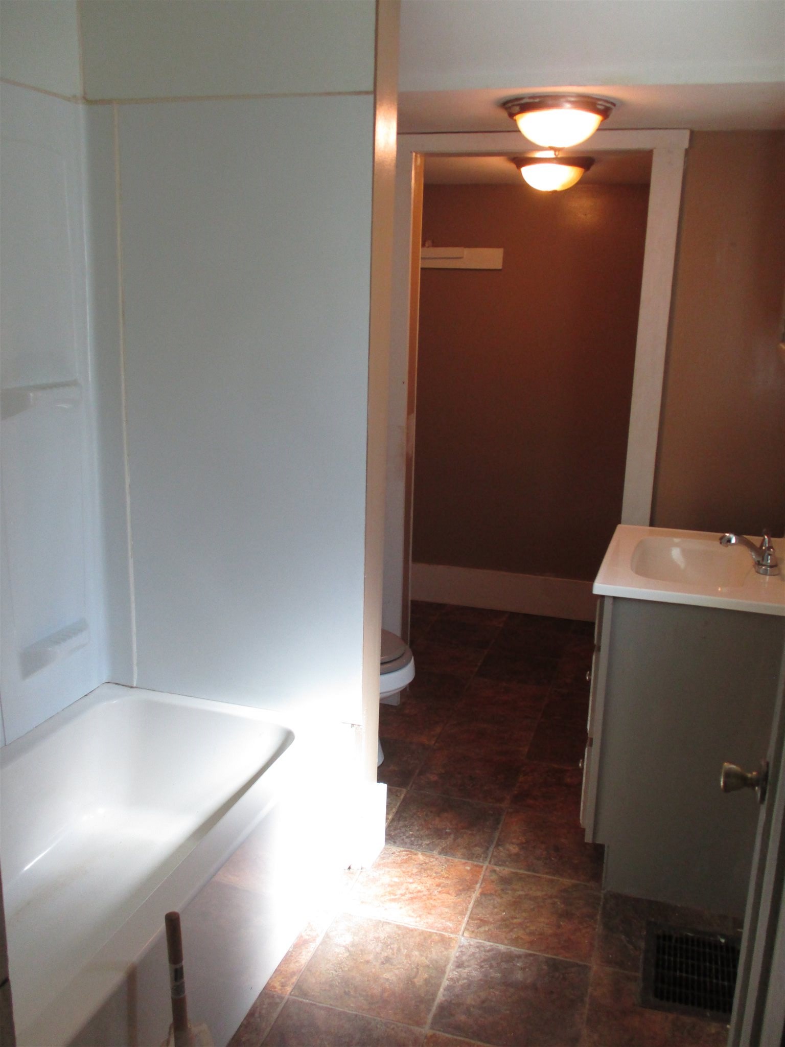 935 Park Street Rochester, IN 46975 - Photo 5 of 12 Gallery Image 5