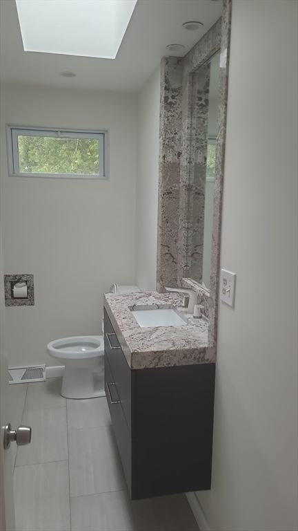 39 Westport Road Worcester, MA 01605 - Photo 15 of 40