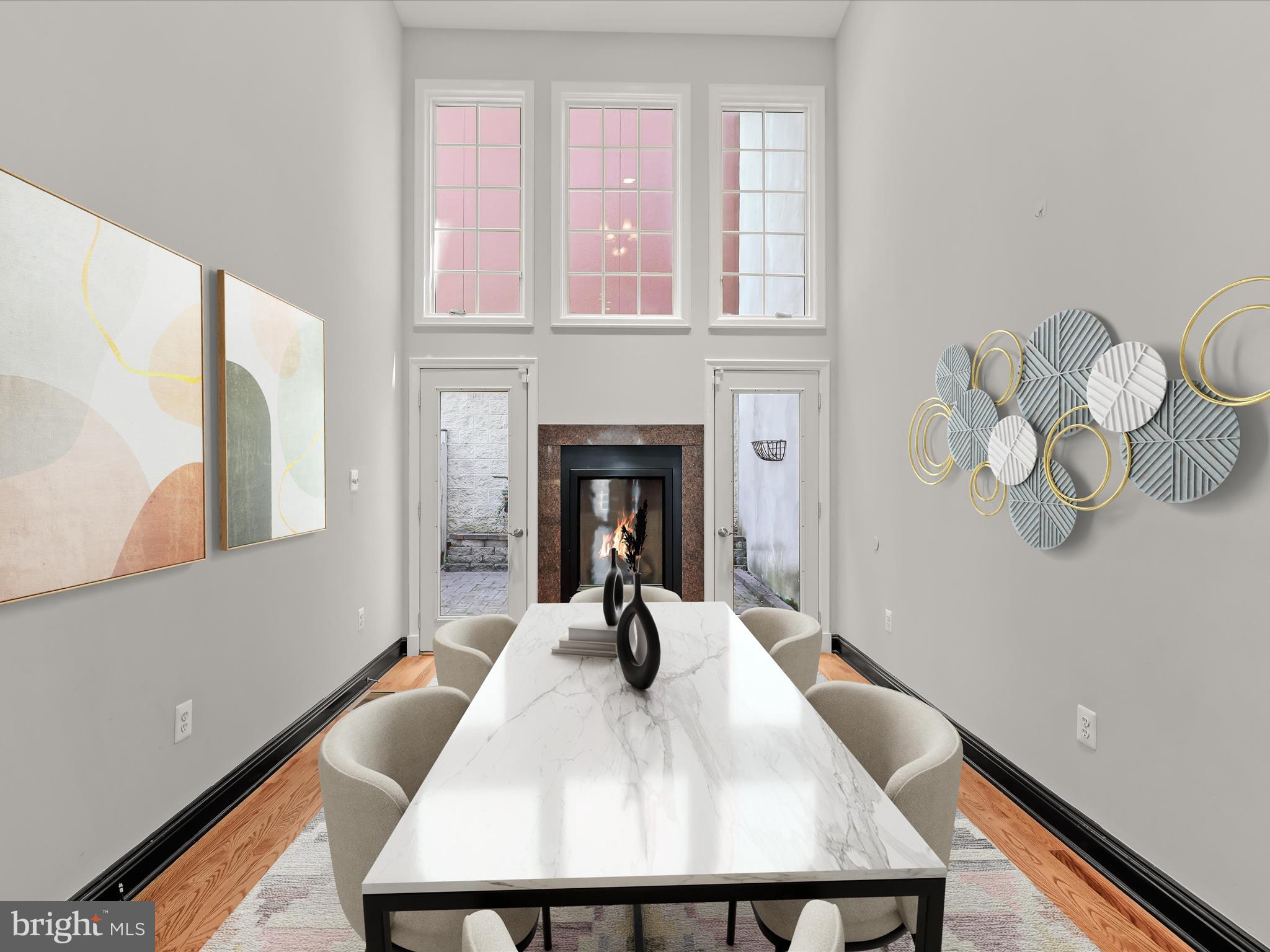 Dining Room Staged With Virtual Tools