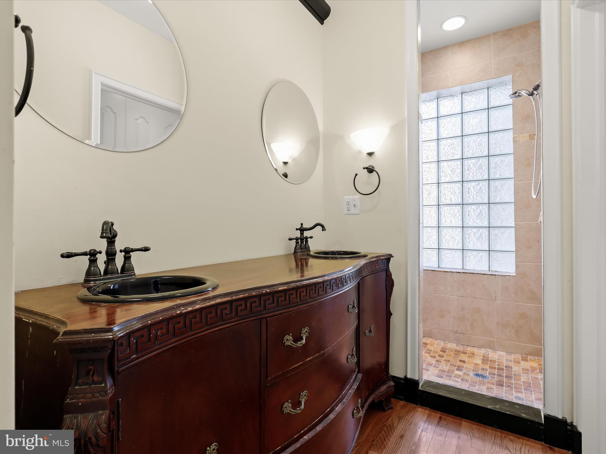 427 South Eden Street Baltimore, MD 21231 - Photo 31 of 66 Primary Bedroom Bath