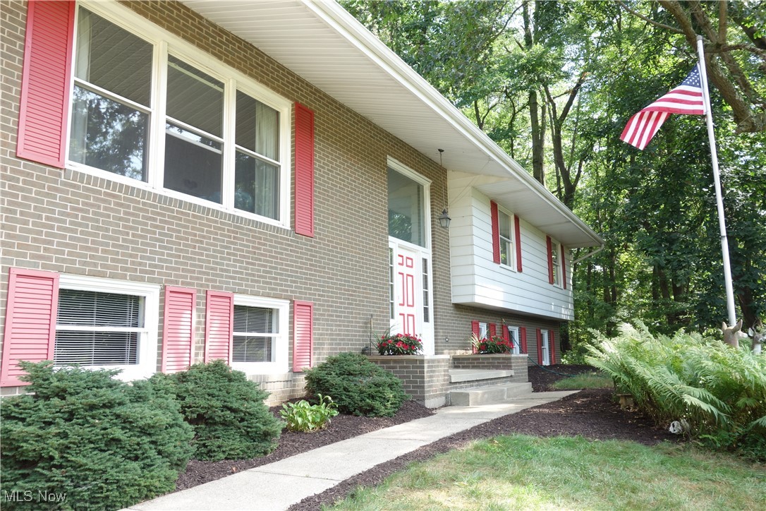 4943 Mayfair Road Green, OH 44720 - Photo 34 of 47 Beautiful Brick-front