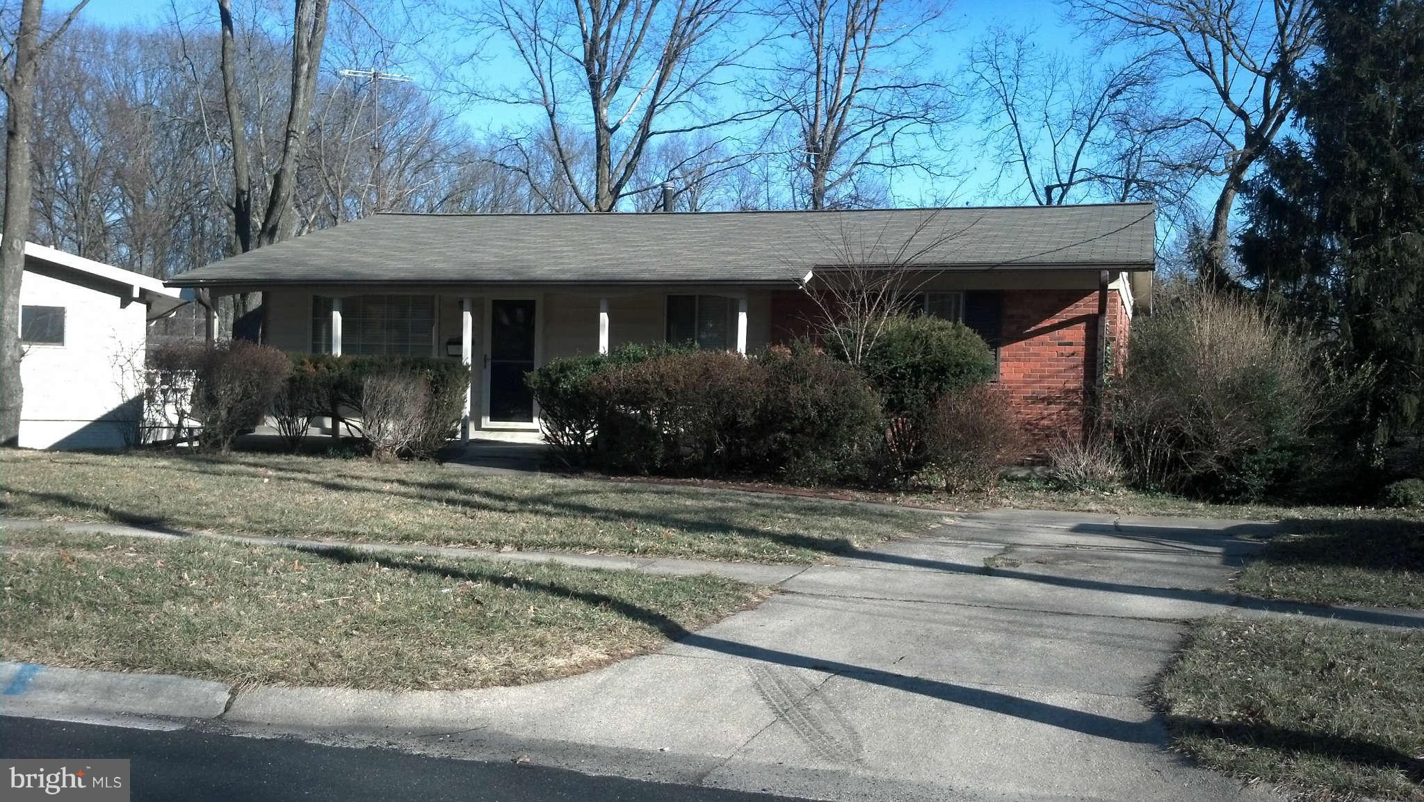802 Caddington Avenue Silver Spring, MD 20901 - Photo 2 of 9 Exterior (Front)