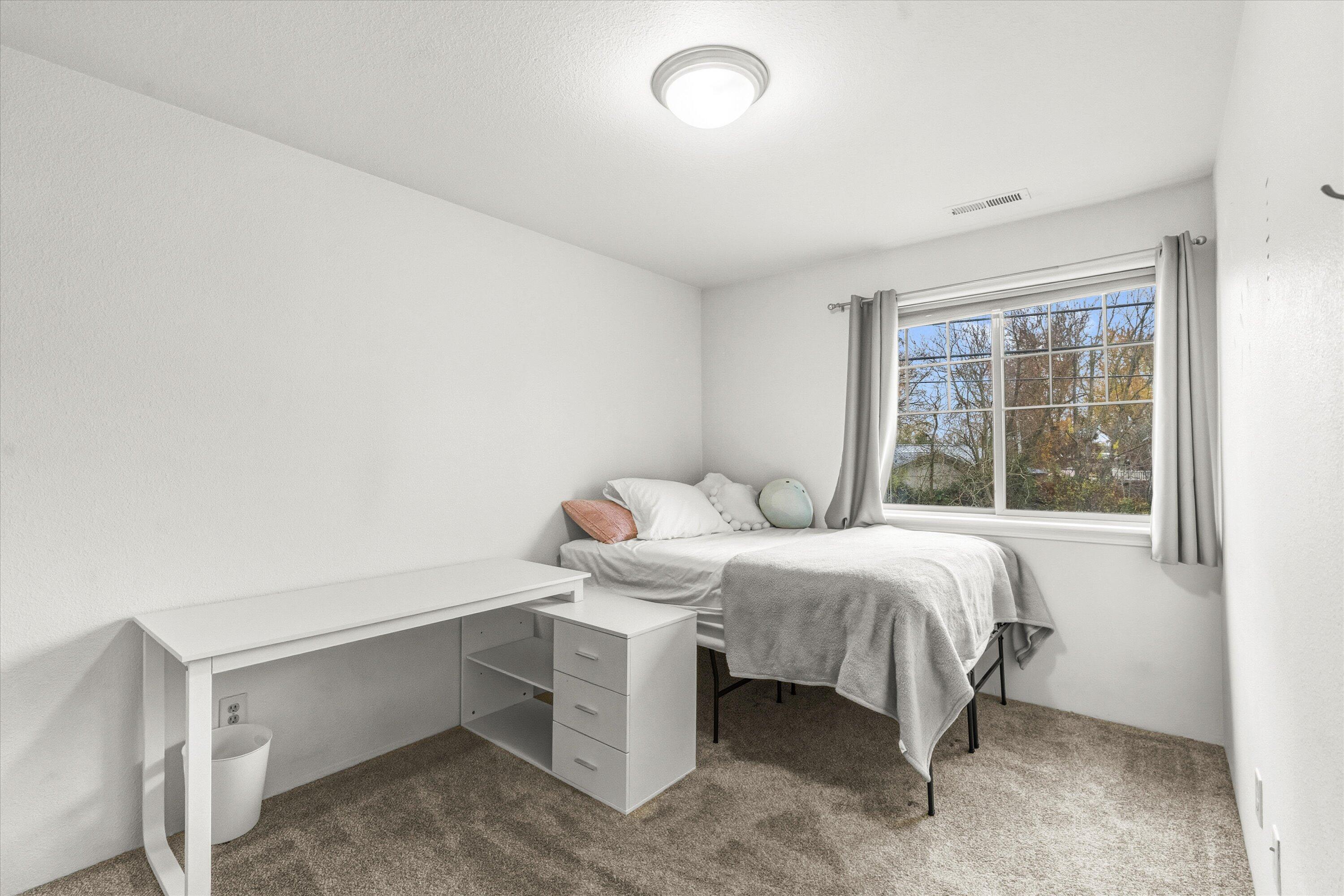 450 Midway Road, Unit 6 Medford, OR 97501 - Photo 23 of 30 23-450 Midway Rd Unit 6-23