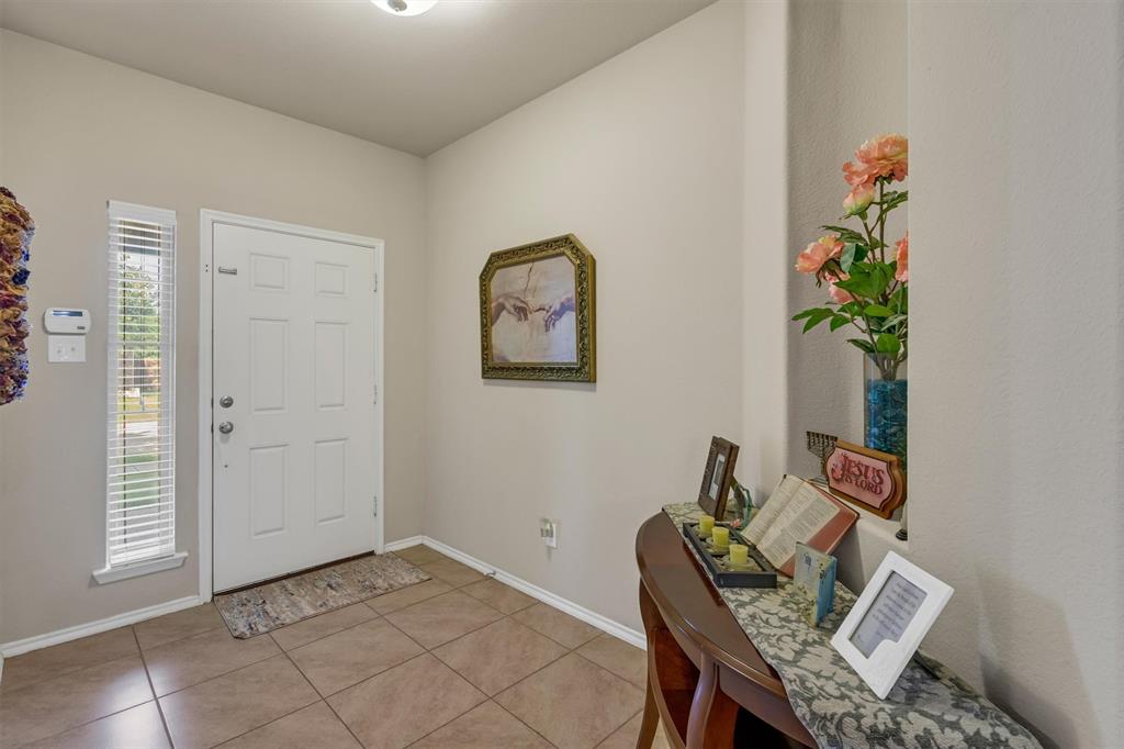520 Rustic Oak Lane McKinney, TX 75072 - Photo 4 of 37 a workspace with furniture and window