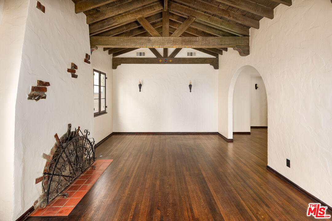 3840 Valleybrink Road Los Angeles, CA 90039 - Photo 6 of 32