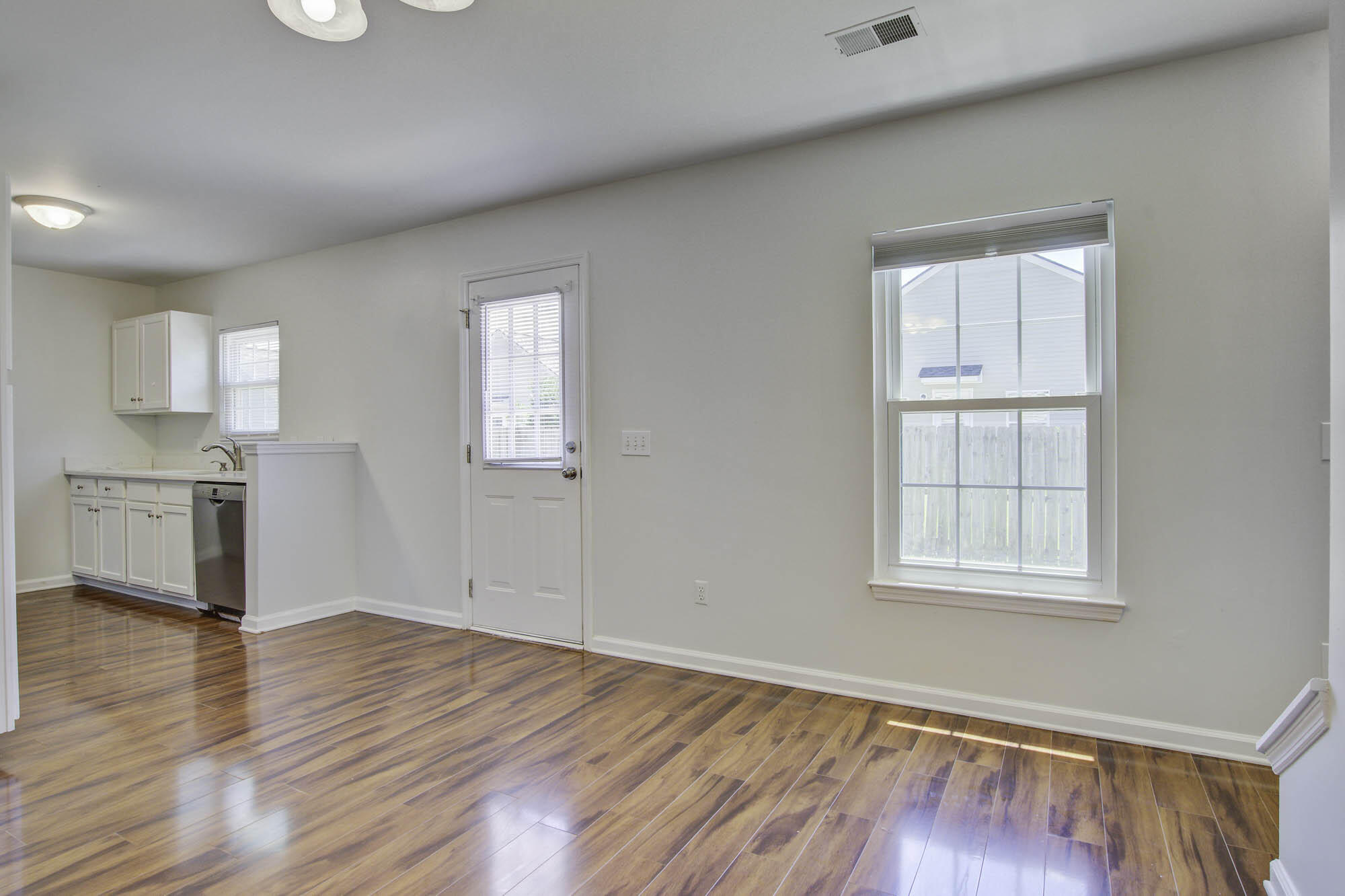 138 Thistle Road Goose Creek, SC 29445 - Photo 11 of 21 138 (13)