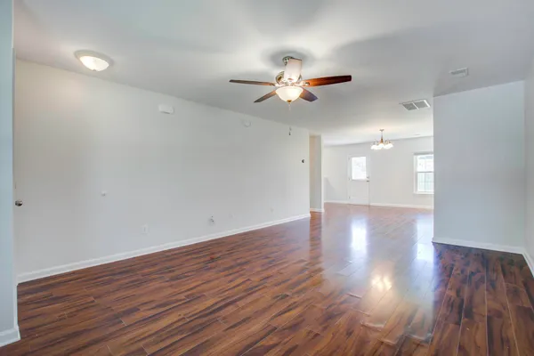 $2,195 | 138 Thistle Road, Goose Creek, SC 29445