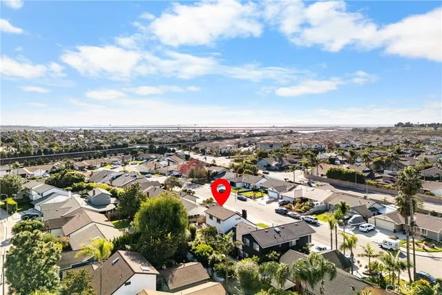 $1,349,999 | 17172 Berlin Lane, Huntington Beach, CA 92649