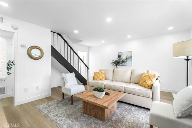 $1,349,999 | 17172 Berlin Lane, Huntington Beach, CA 92649