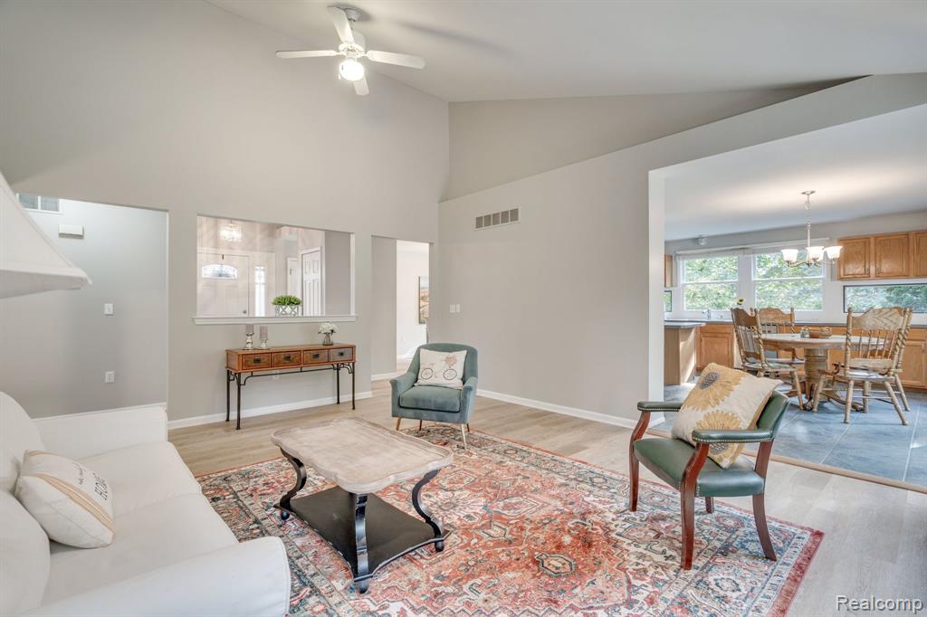 2626 Hickory Lawn Road Rochester Hills, MI 48307 - Photo 10 of 44