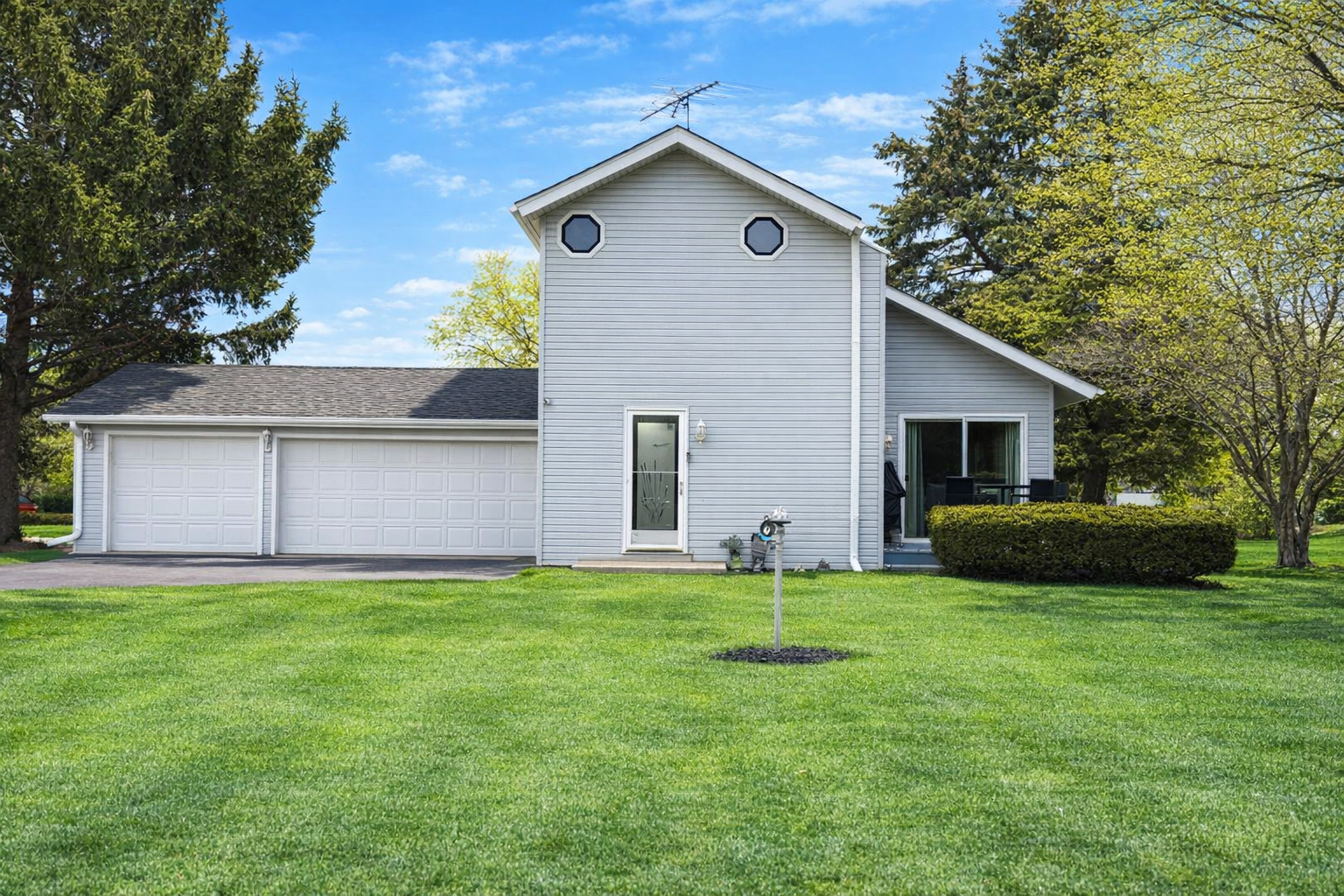 422 Pembroke Road Southwest Poplar Grove, IL 61065 - Photo 1 of 30