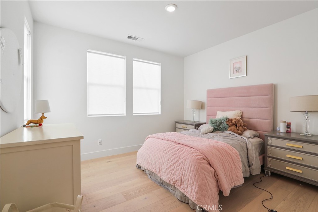 66 Chasma Irvine, CA 92618 - Photo 26 of 35