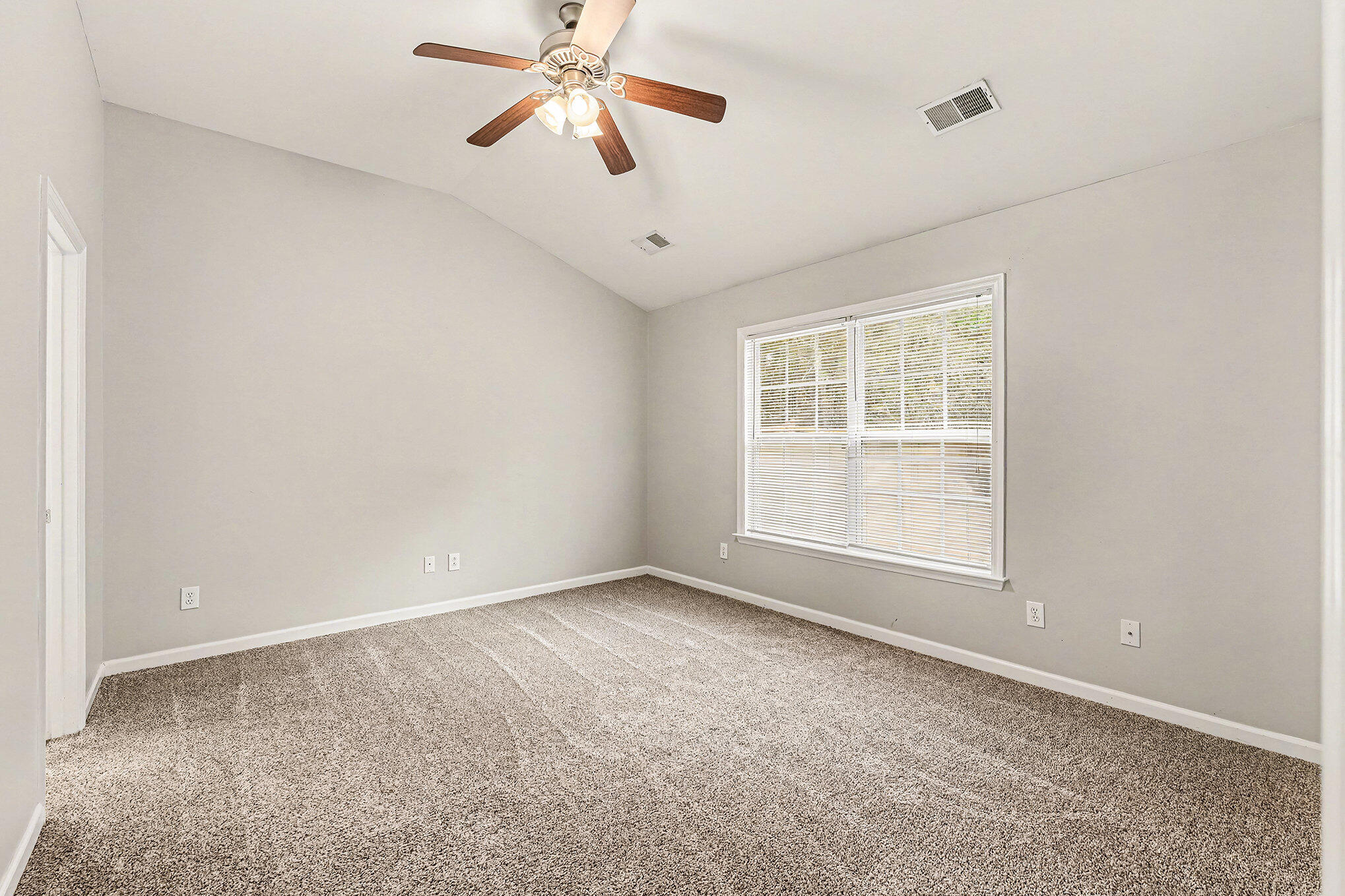 227 Sparkleberry Lane Ladson, SC 29456 - Photo 17 of 33 015_file_689