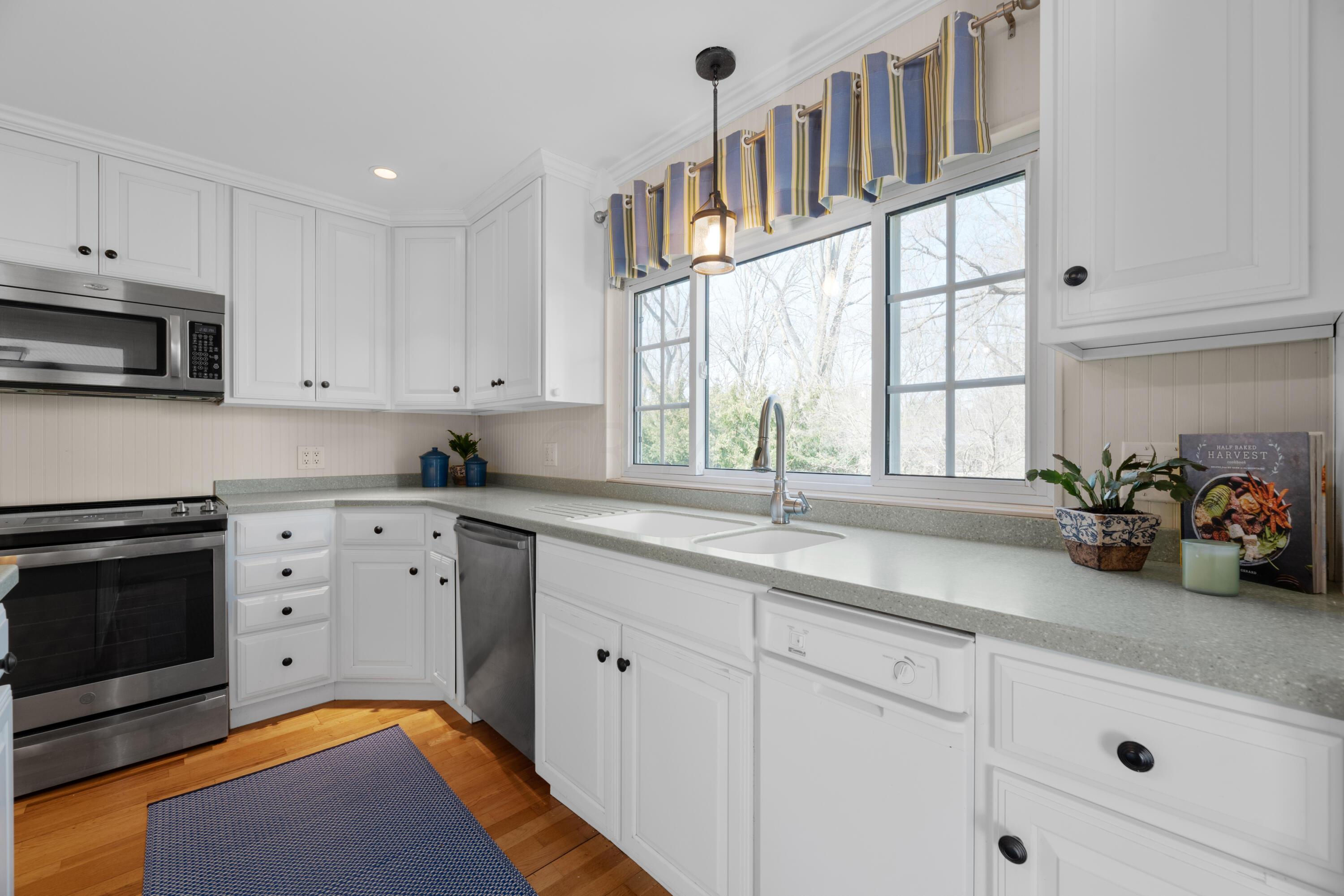 4248 Dublin Road Columbus, OH 43221 - Photo 23 of 54 24