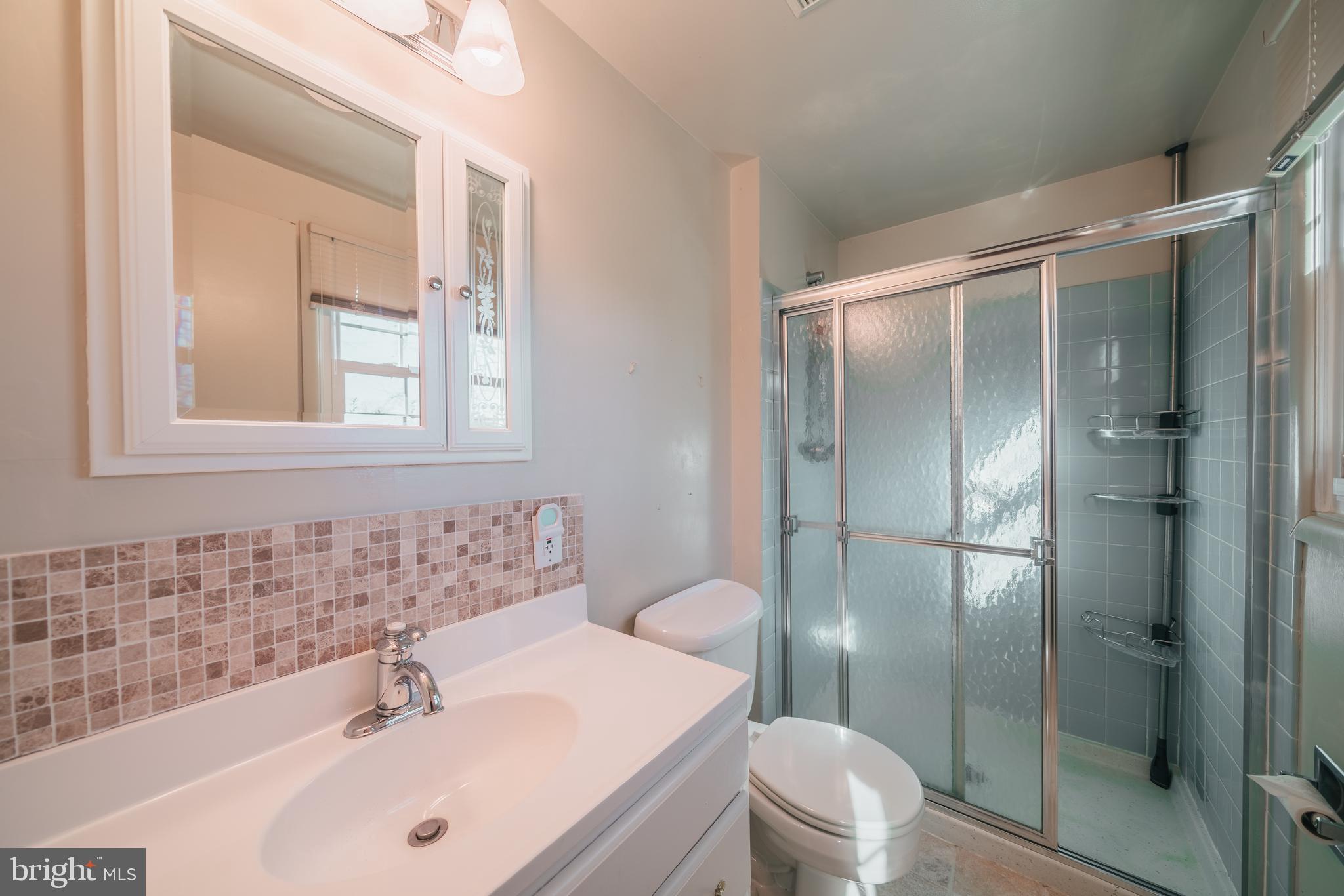 5411 Dunsmore Road Alexandria, VA 22315 - Photo 19 of 26 Gallery Image 19