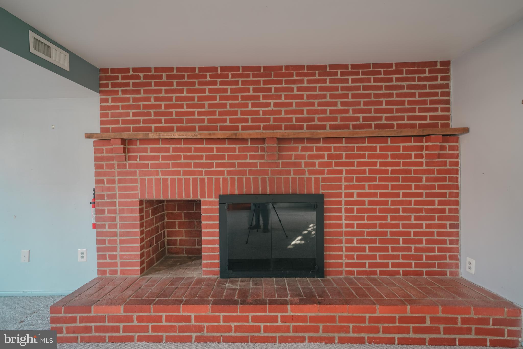 5411 Dunsmore Road Alexandria, VA 22315 - Photo 10 of 26 Gallery Image 10