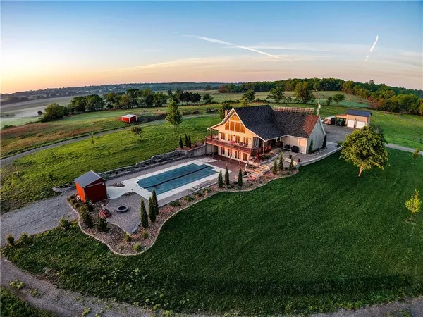 $825,000 | 732 North 180th Street, Arcadia, KS 66711