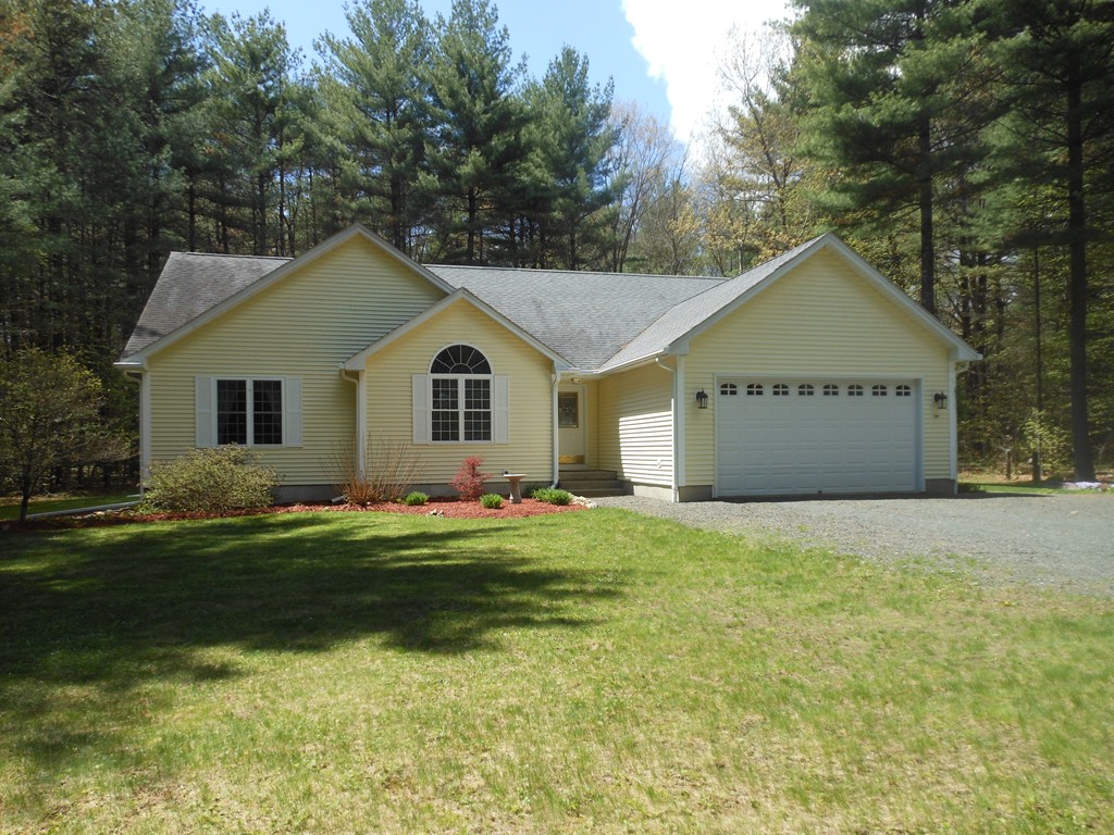 109 Glendale Road Northampton, MA 01062 - Photo 3 of 29 Gallery Image 3