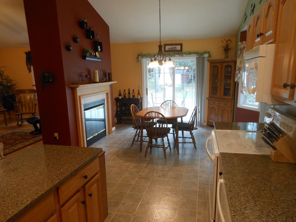 109 Glendale Road Northampton, MA 01062 - Photo 6 of 29 Gallery Image 6