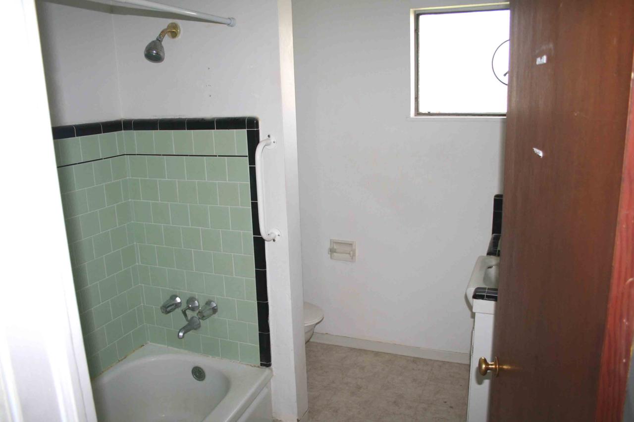 Main bathroom