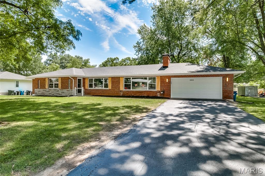11640 Bellefontaine Road St. Louis, MO 63138 - Photo 2 of 54