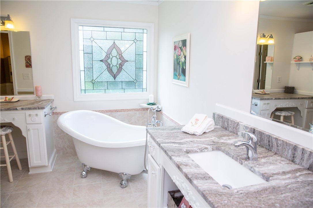 206 Hunters Trail Walhalla, SC 29691 - Photo 24 of 46 Master Bath