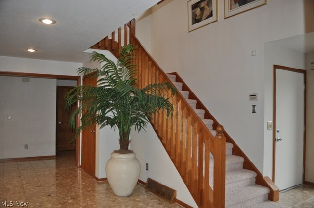 29100 Bryce Road Cleveland, OH 44124 - Photo 2 of 14