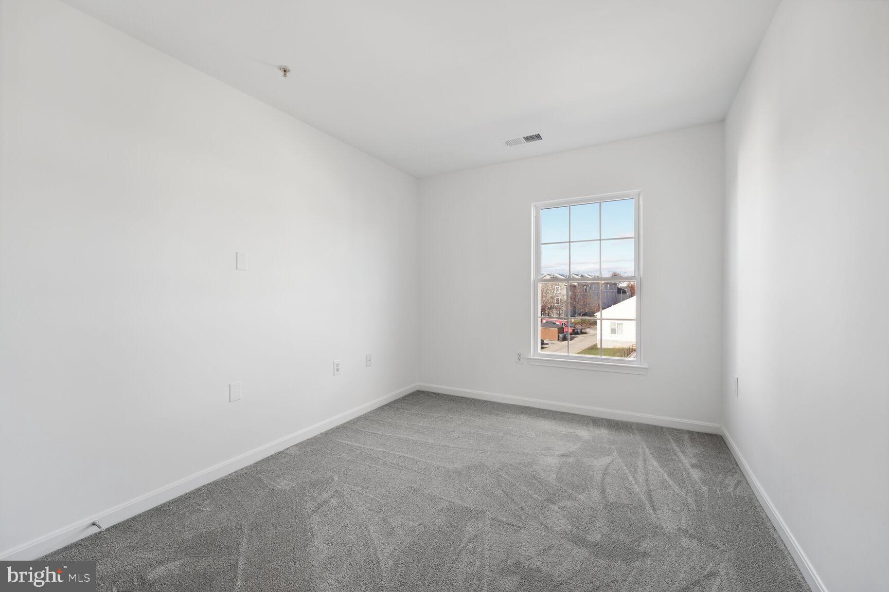 1510 Tubman Road Southeast Washington, DC 20020 - Photo 16 of 24 an empty room with a window