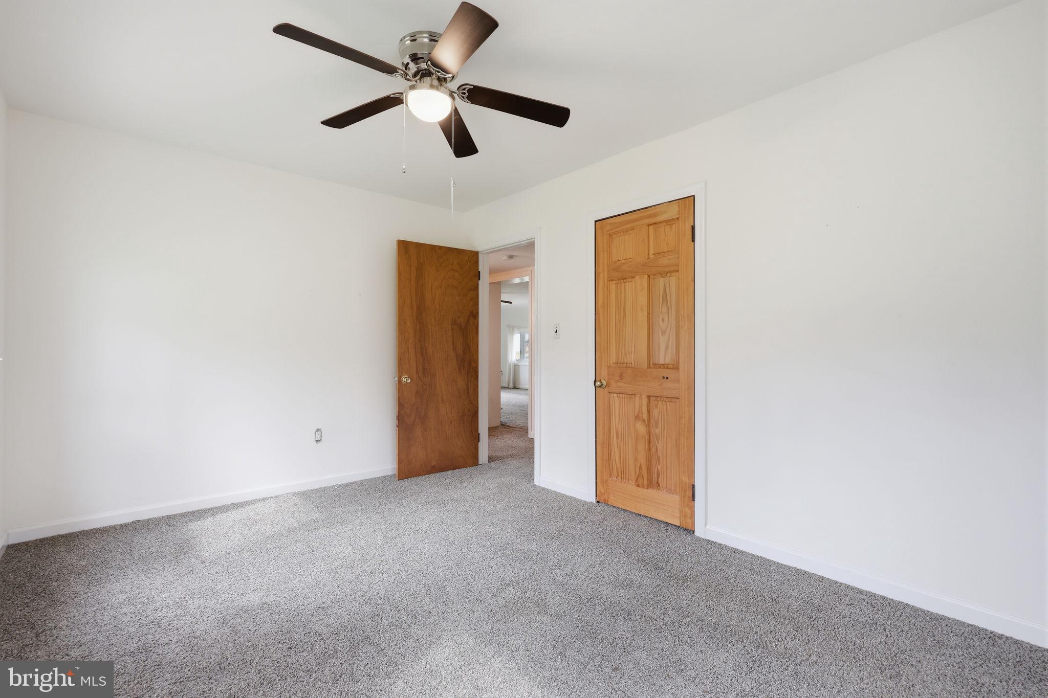 25 Diverty Road Pennington, NJ 08534 - Photo 15 of 37 Bright and airy room with charm.