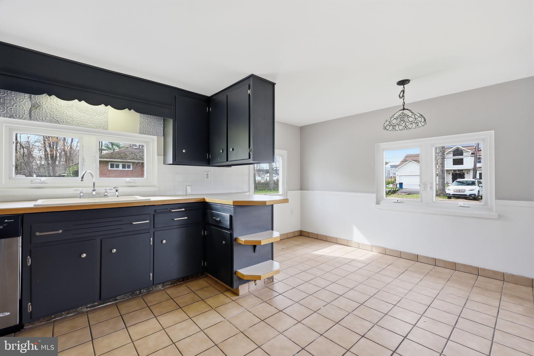 25 Diverty Road Pennington, NJ 08534 - Photo 18 of 37 Bright and airy kitchen space.