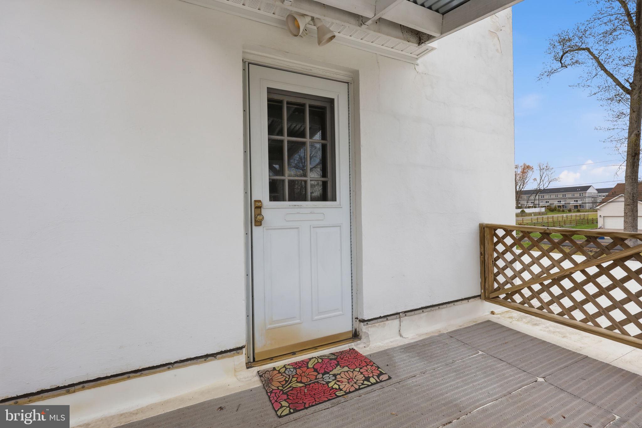 25 Diverty Road Pennington, NJ 08534 - Photo 27 of 37 Charming entryway with inviting door.