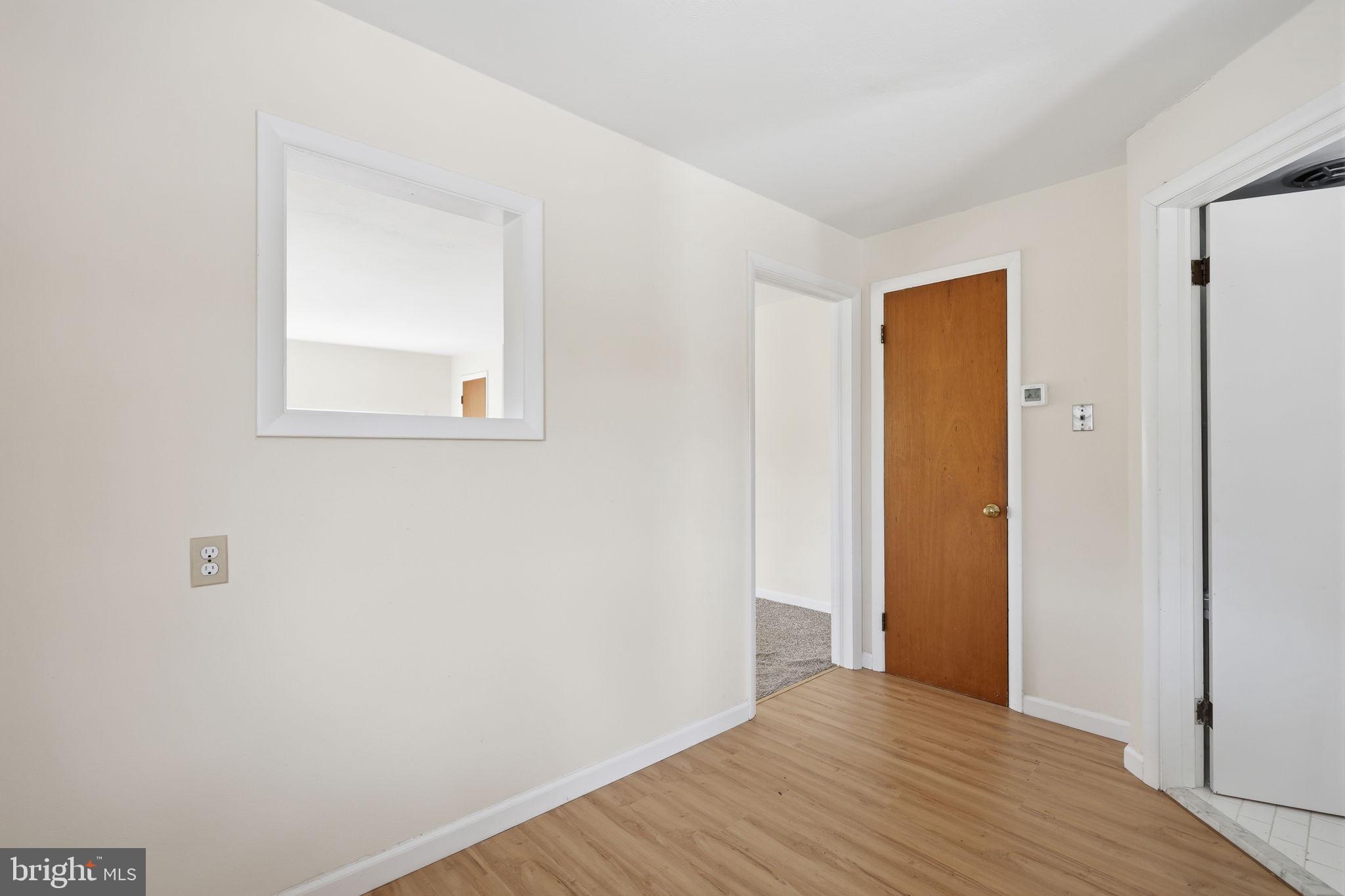 25 Diverty Road Pennington, NJ 08534 - Photo 28 of 37 Bright and inviting entryway space.