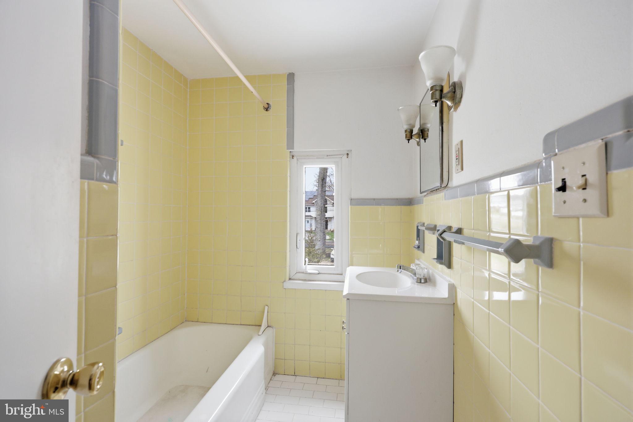 25 Diverty Road Pennington, NJ 08534 - Photo 33 of 37 Charming vintage bathroom with sunlight.