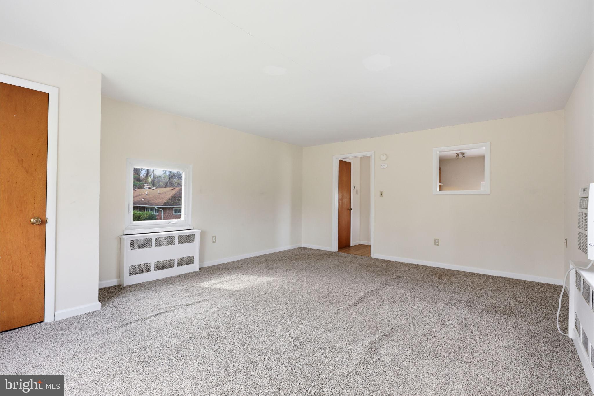 25 Diverty Road Pennington, NJ 08534 - Photo 37 of 37 Spacious, light-filled living area.