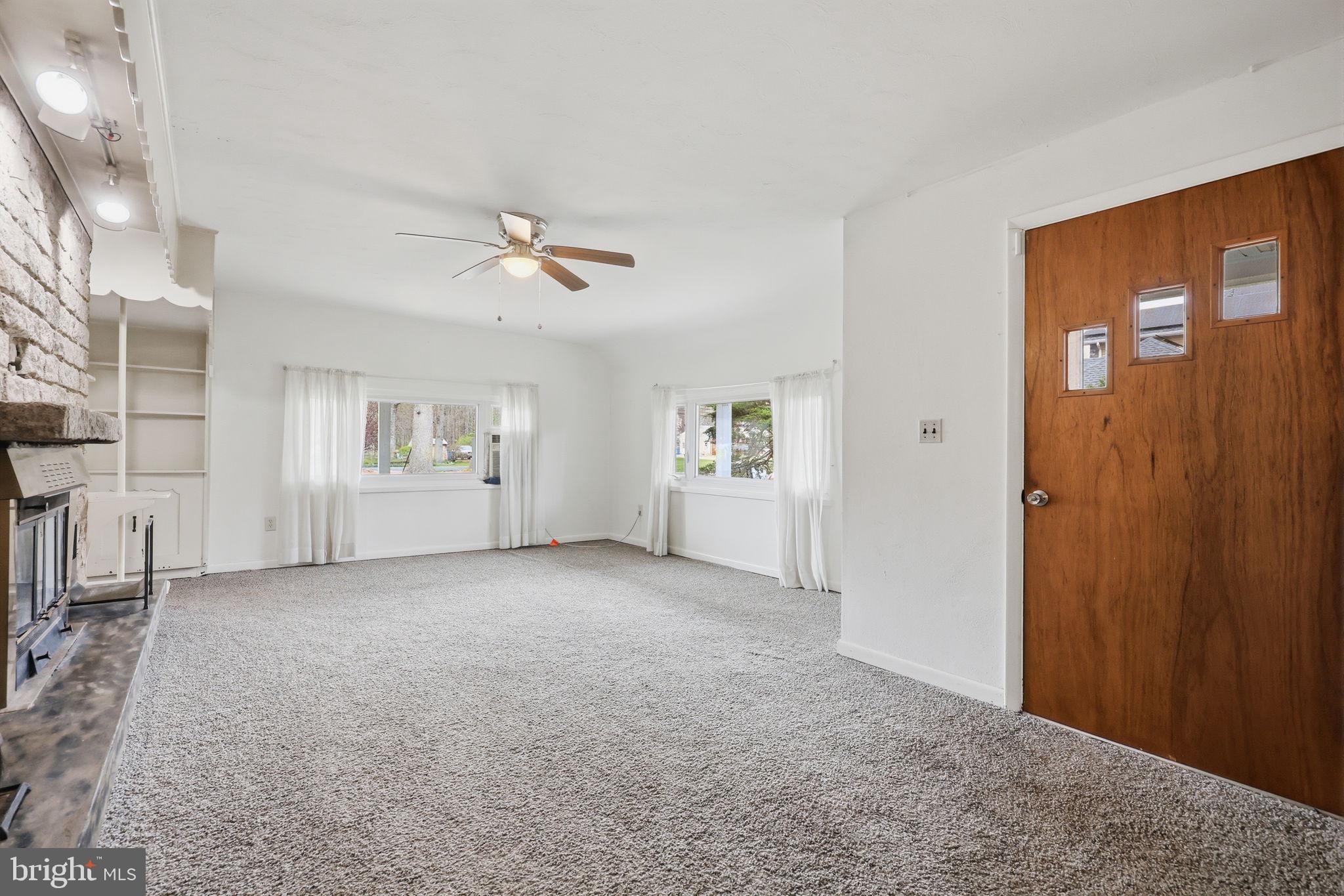 25 Diverty Road Pennington, NJ 08534 - Photo 7 of 37 Spacious, sunlit living area awaits you.