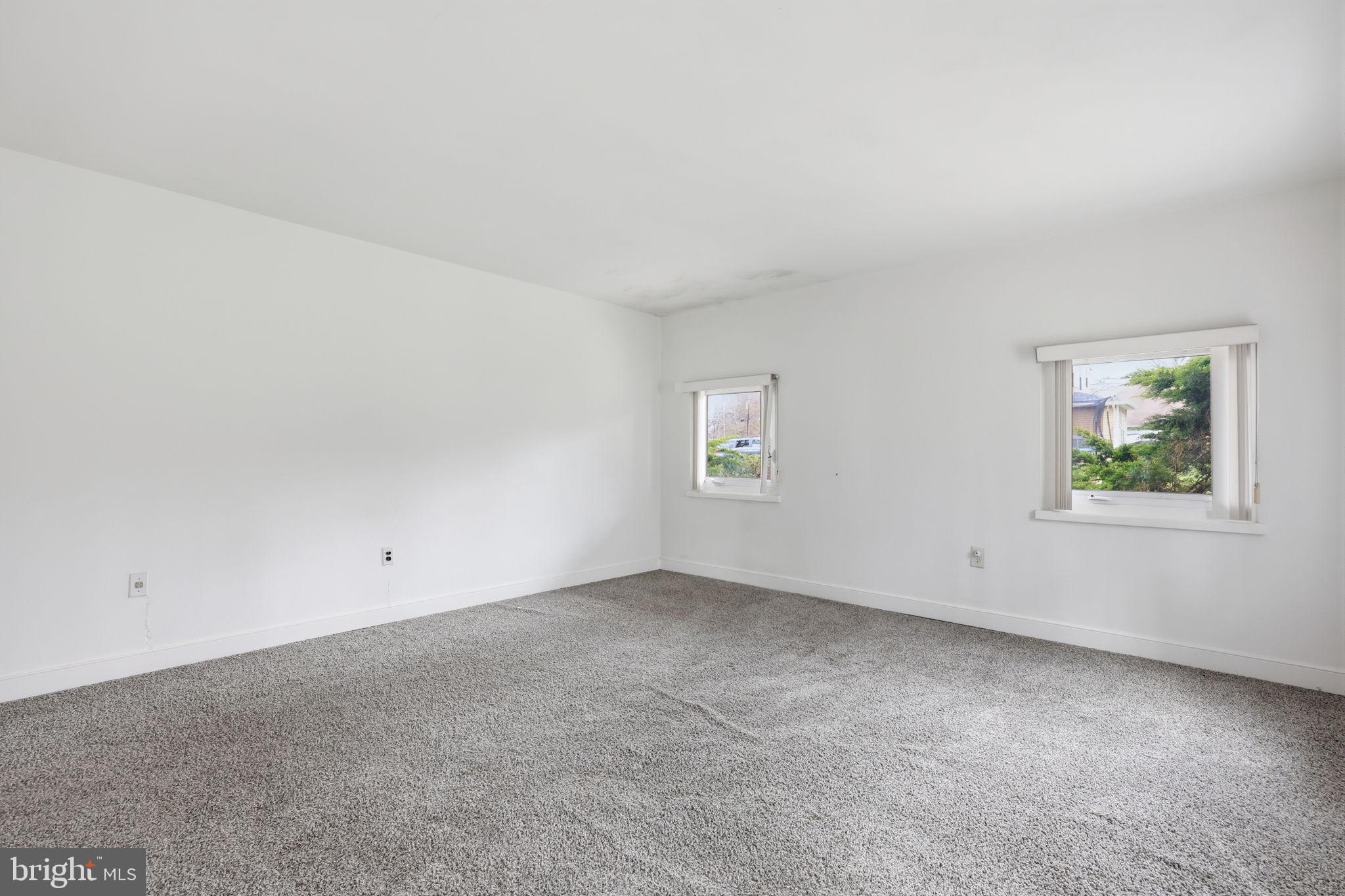 25 Diverty Road Pennington, NJ 08534 - Photo 9 of 37 Spacious room with natural light.