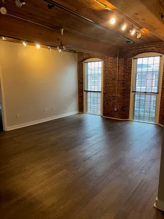 $3,000 | 130 John Street, Unit 355, Lowell, MA 01852
